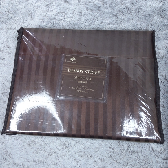 VICTORIA CLASSICS Dobby Stripe King Sheet Set - Picture 2 of 4